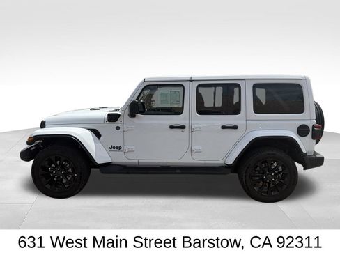 Used 2025 Jeep Wrangler Unlimited Sahara AWD/4WD image 7