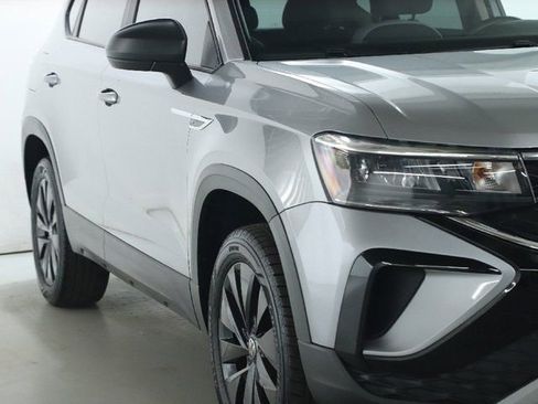 Used 2023 Volkswagen Taos S image 8