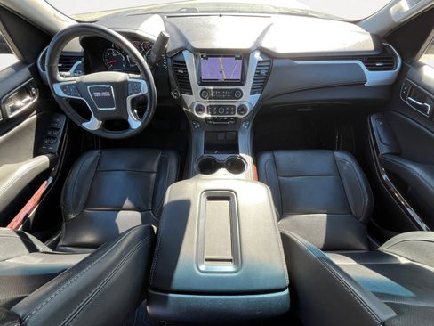 Used 2018 GMC Yukon SLT w/ HD Trailering Package image 3