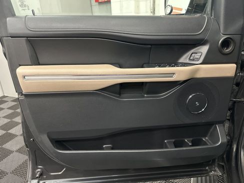 Used 2023 Ford Expedition Max Limited AWD/4WD image 16