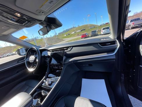 Certified 2022 Jeep Grand Cherokee Limited image 12