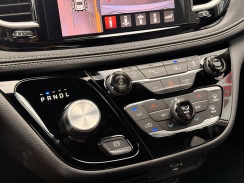 New 2026 Chrysler Pacifica Select image 19