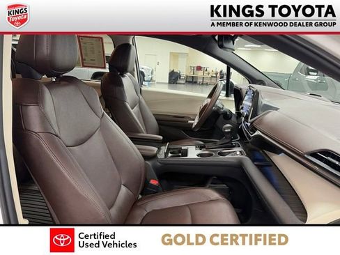 Certified 2024 Toyota Sienna Platinum FWD image 10
