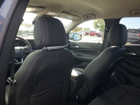 Certified 2024 Buick Encore GX Preferred w/ Comfort Package FWD image 9