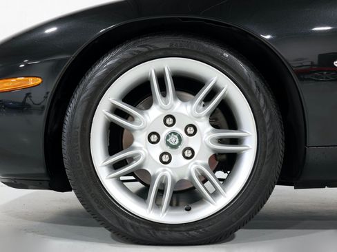 Used 2001 Jaguar XK8 Convertible RWD image 9