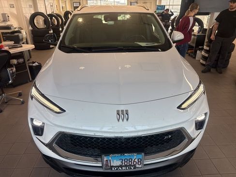 Used 2024 Buick Encore GX Sport Touring w/ Advanced Technology Package image 3