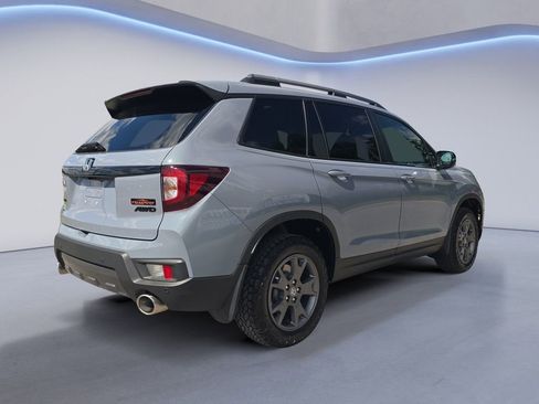 Used 2024 Honda Passport TrailSport image 6