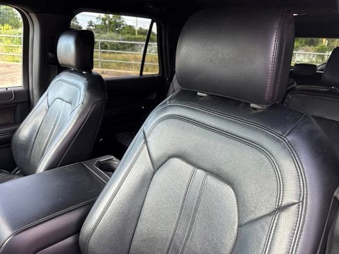 Used 2019 Ford Expedition Max Limited RWD image 13