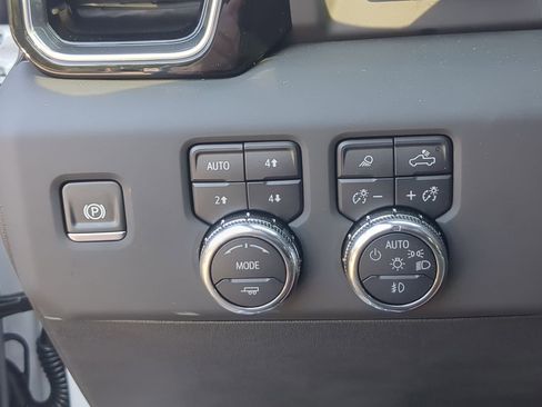 New 2025 GMC Sierra 3500 Denali Ultimate image 18