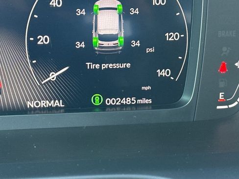 Certified 2025 Acura ADX Base image 28