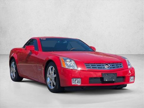 Used 2007 Cadillac XLR image 3