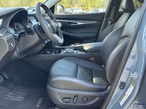 Used 2023 INFINITI QX50 Luxe image 10