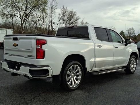 Used 2022 Chevrolet Silverado 1500 High Country w/ Technology Package AWD/4WD image 9
