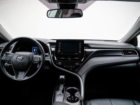 Used 2023 Toyota Camry SE image 26