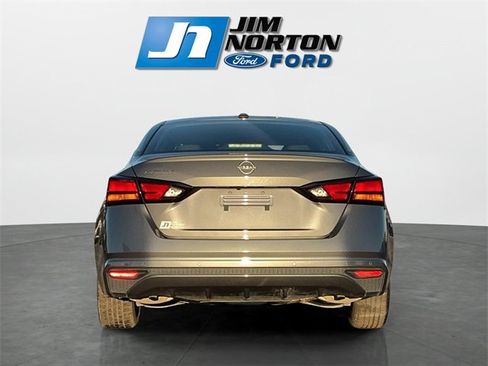 Used 2025 Nissan Altima 2.5 SV image 4