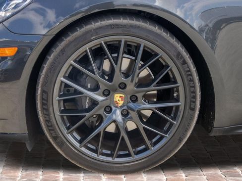 Used 2019 Porsche Panamera 4 AWD/4WD image 37