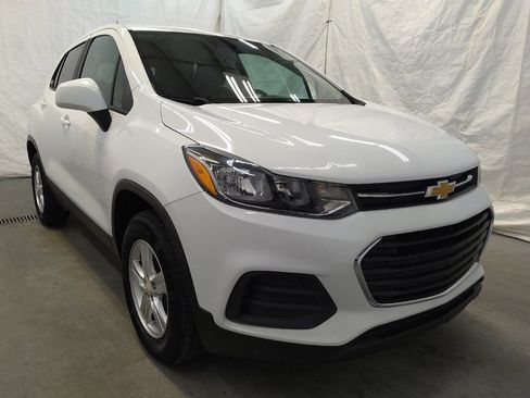 Used 2021 Chevrolet Trax LS w/ Tint and Cruise Package image 13
