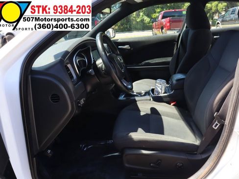 Used 2016 Dodge Charger SXT RWD image 12