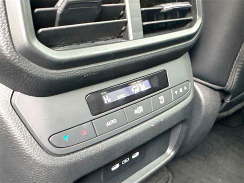 Used 2024 Honda Pilot EX-L image 25