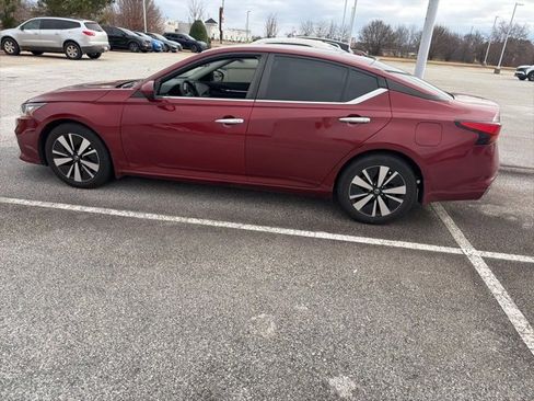 Used 2022 Nissan Altima 2.5 SV image 10