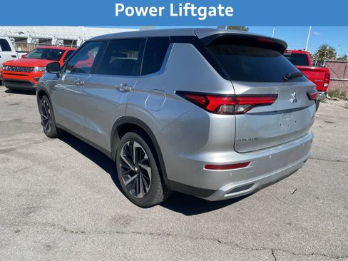 Used 2023 Mitsubishi Outlander SE image 10