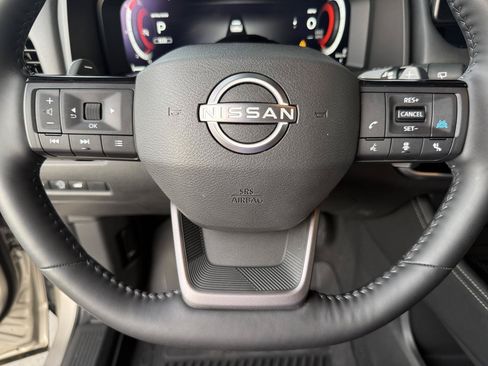 Used 2025 Nissan Rogue Platinum w/ Tech Package AWD/4WD image 16