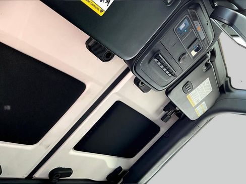 Used 2025 Ford Bronco Badlands AWD/4WD image 14