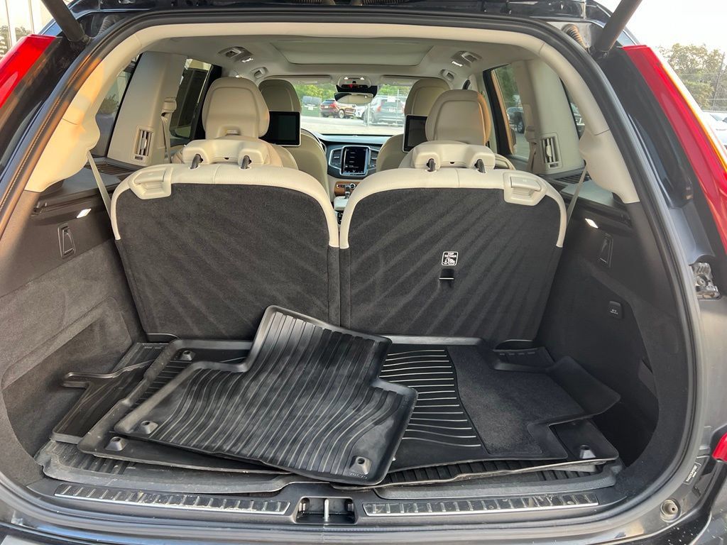 Used 2021 Volvo XC90 T6 Momentum w/ Climate Package AWD/4WD image 24