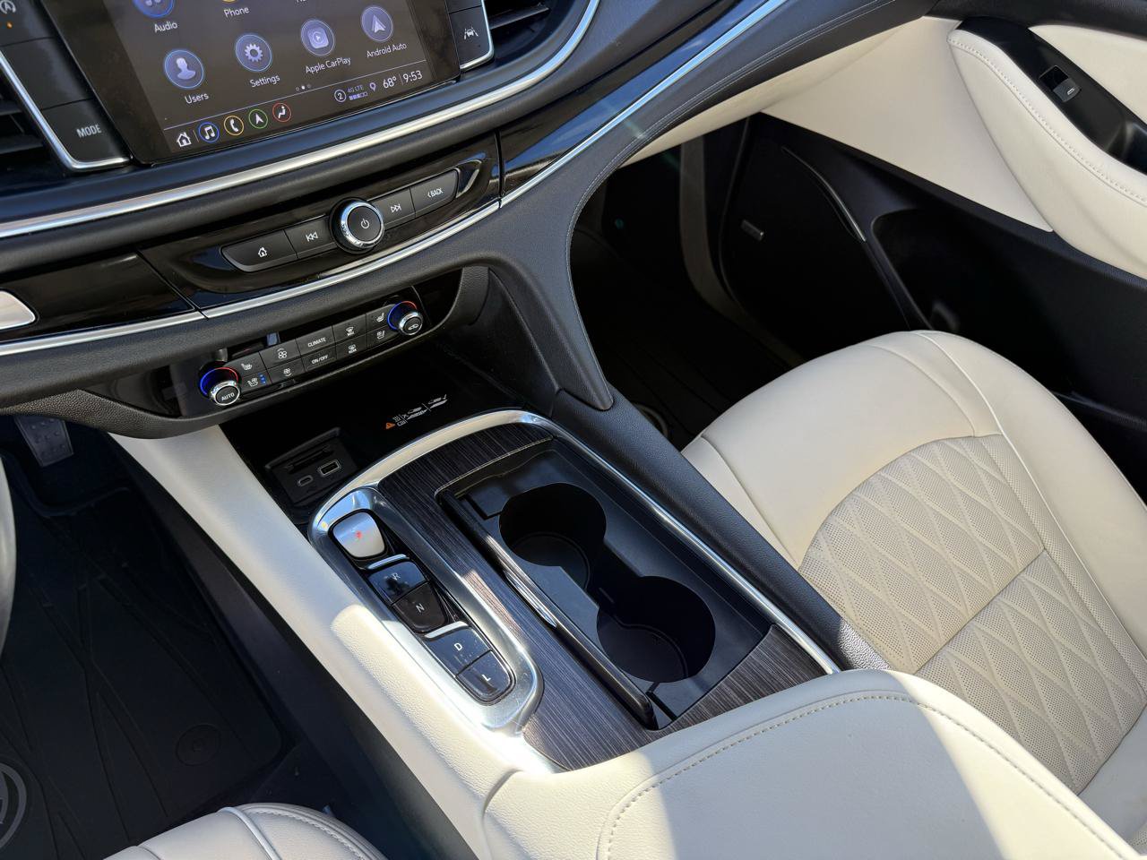 Used 2023 Buick Enclave Avenir w/ Avenir Technology Package FWD image 8