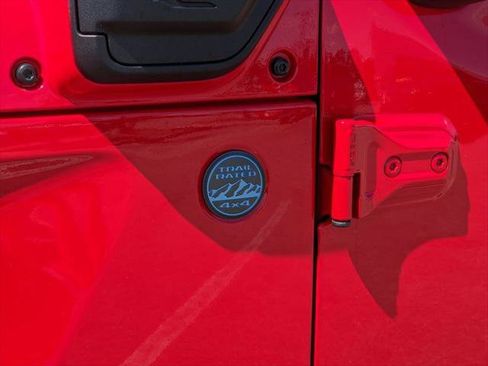 Certified 2025 Jeep Wrangler Unlimited Sahara AWD/4WD image 25