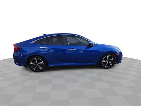 Used 2017 Honda Civic Touring image 9