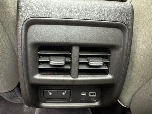 Used 2023 Cadillac XT4 Luxury w/ Cold Weather Package image 23