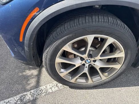 Used 2021 BMW X5 xDrive40i w/ Premium Package image 3