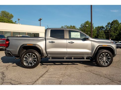 New 2026 GMC Canyon Denali w/ LPO, Black Badging Package AWD/4WD image 9