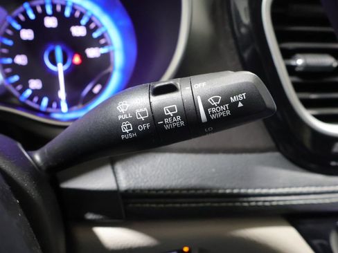 Used 2024 Chrysler Pacifica Touring-L w/ Road Tripper Package FWD image 34