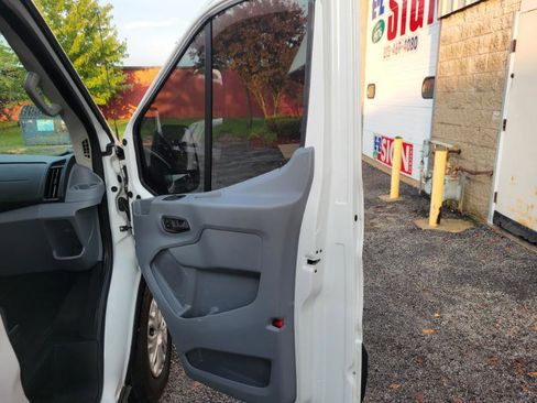 Used 2018 Ford Transit 350 XLT image 54