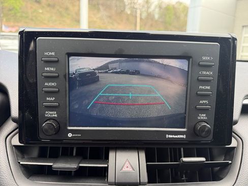 Used 2022 Toyota RAV4 LE image 18