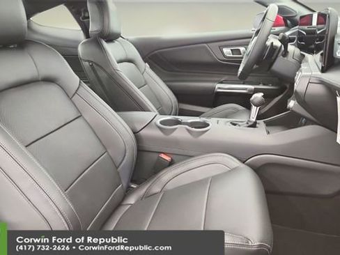 Used 2025 Ford Mustang GT Premium RWD image 24