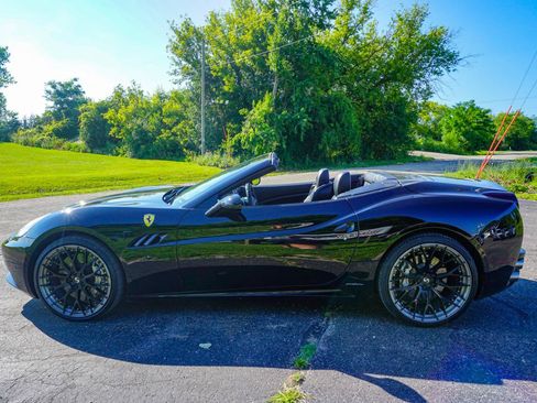 Used 2011 Ferrari California RWD image 16