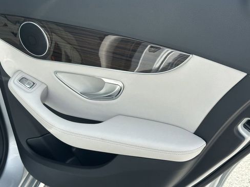 Used 2018 Mercedes-Benz C 300 Sedan image 19
