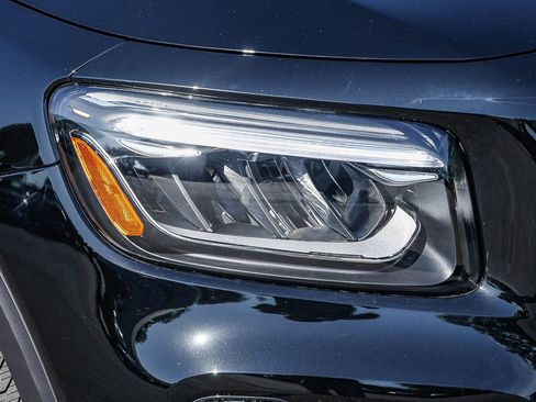 New 2026 Mercedes-Benz GLB 250 image 7