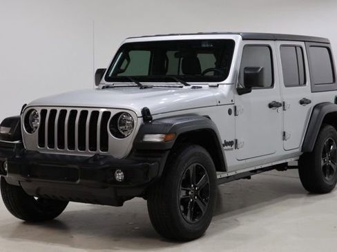 Used 2022 Jeep Wrangler Unlimited Sport AWD/4WD image 3
