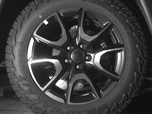 Used 2025 Jeep Compass Trailhawk AWD/4WD image 15