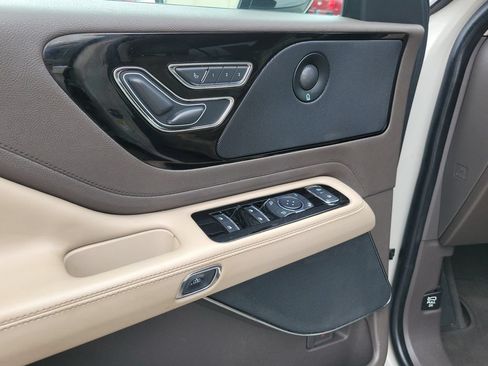 Used 2022 Lincoln Aviator Reserve w/ Equipment Group 201A AWD/4WD image 21