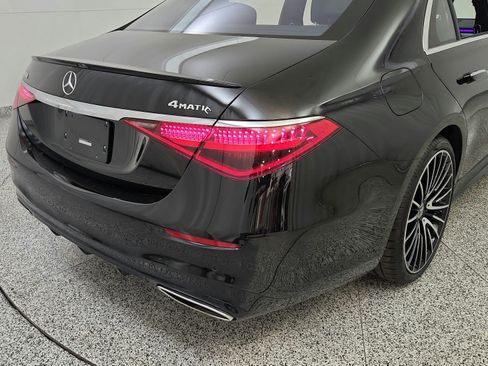Used 2022 Mercedes-Benz S 500 4MATIC w/ AMG Line Package image 30