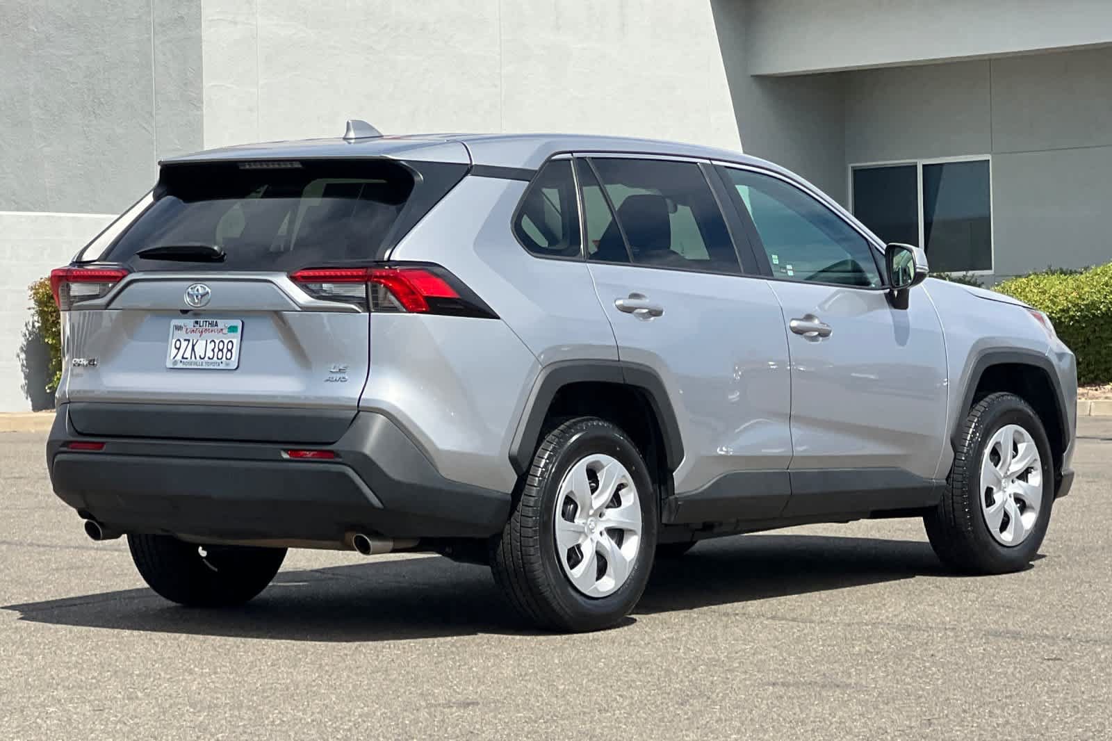 Used 2023 Toyota RAV4 LE AWD/4WD image 2
