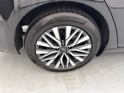 Used 2024 Nissan Altima 2.5 SV FWD image 13