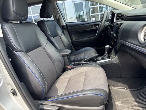 Used 2017 Toyota Corolla SE w/ SE Premium Package FWD image 27