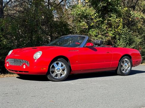 Used 2004 Ford Thunderbird image 17