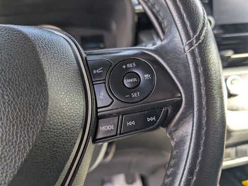 Used 2022 Toyota Corolla Cross LE image 21